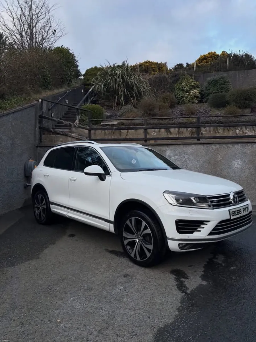 VW Touareg Jan 2017 - Image 3