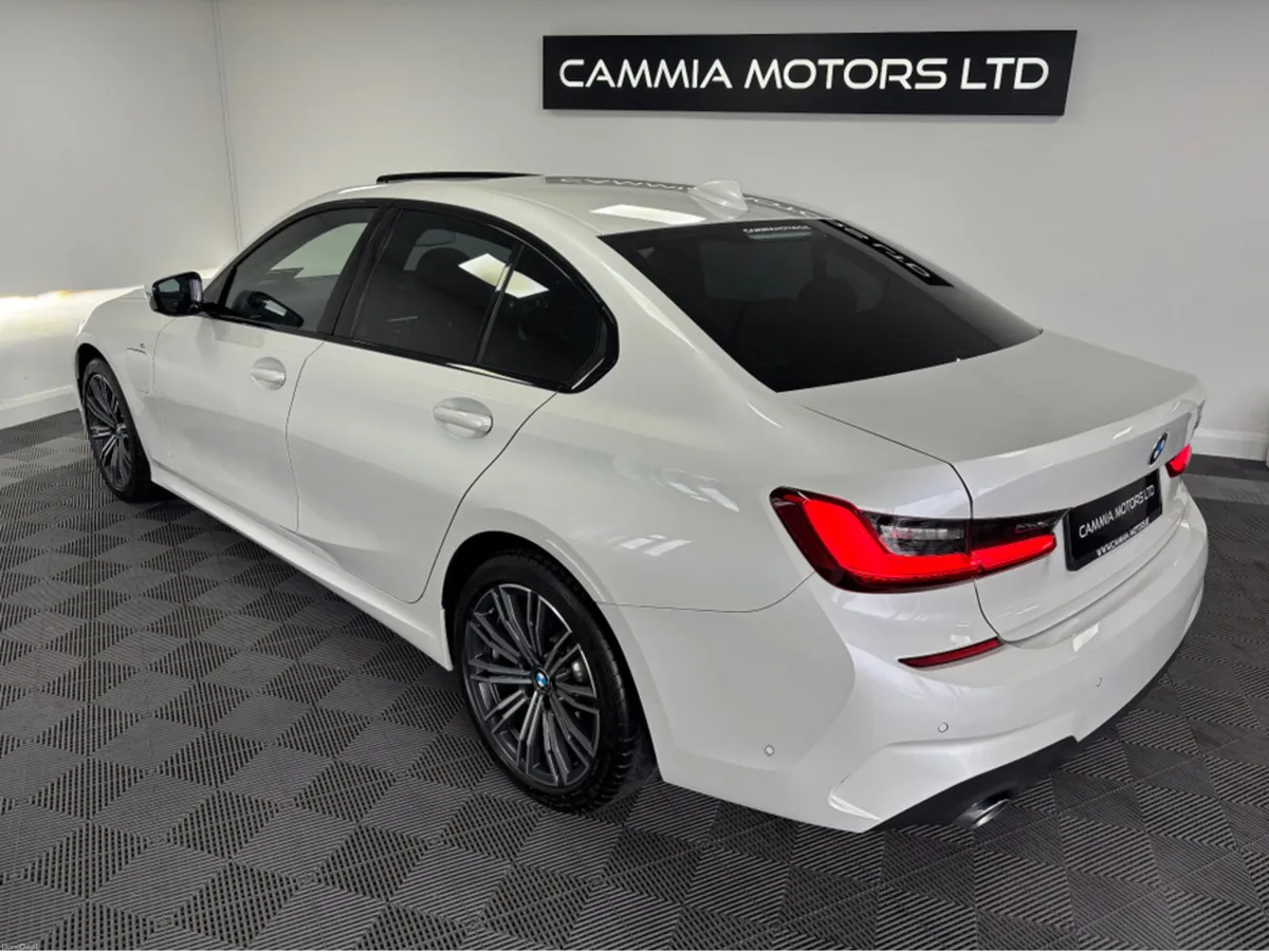 BMW 3-Series *BMW 330e* *SUNROOF* *HARMAN/KARDON* - Image 2