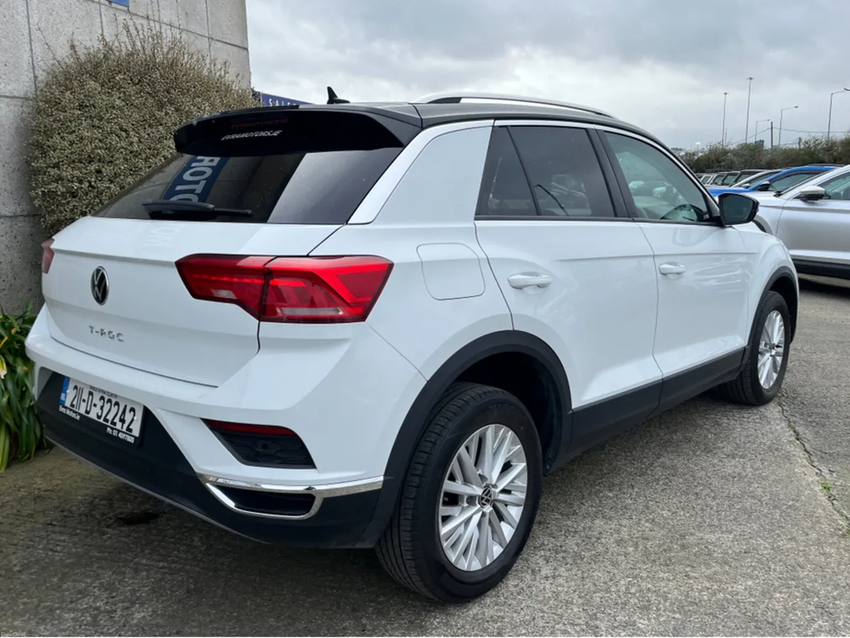 Volkswagen T-Roc DESIGN 1.0 PETROL MANUAL //REVERS - Image 4
