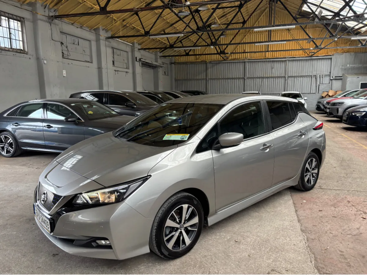 Nissan Leaf 40K EV SV 40KW '18 5DR AUTO 4DR - Image 3