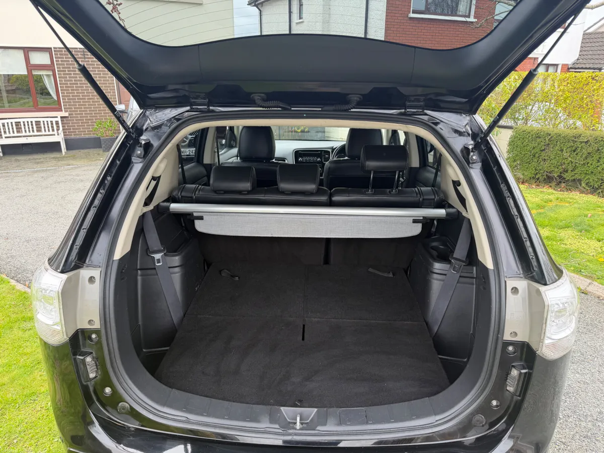 Mitsubishi Outlander 7 seater 2015 - Image 5