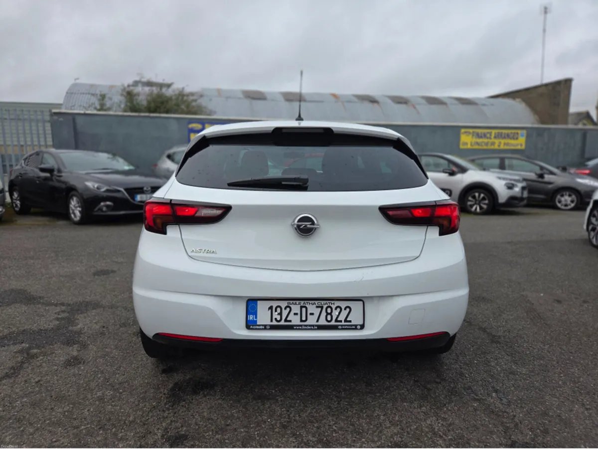 Opel Astra 1.6 CDTI 5DR SPECIAL EDITION ** IRISH C - Image 6