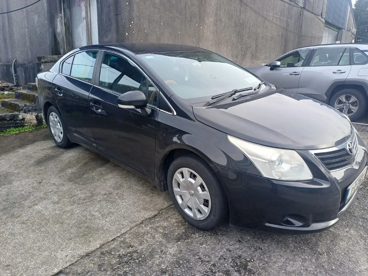 Toyota Avensis 2011 - Image 4