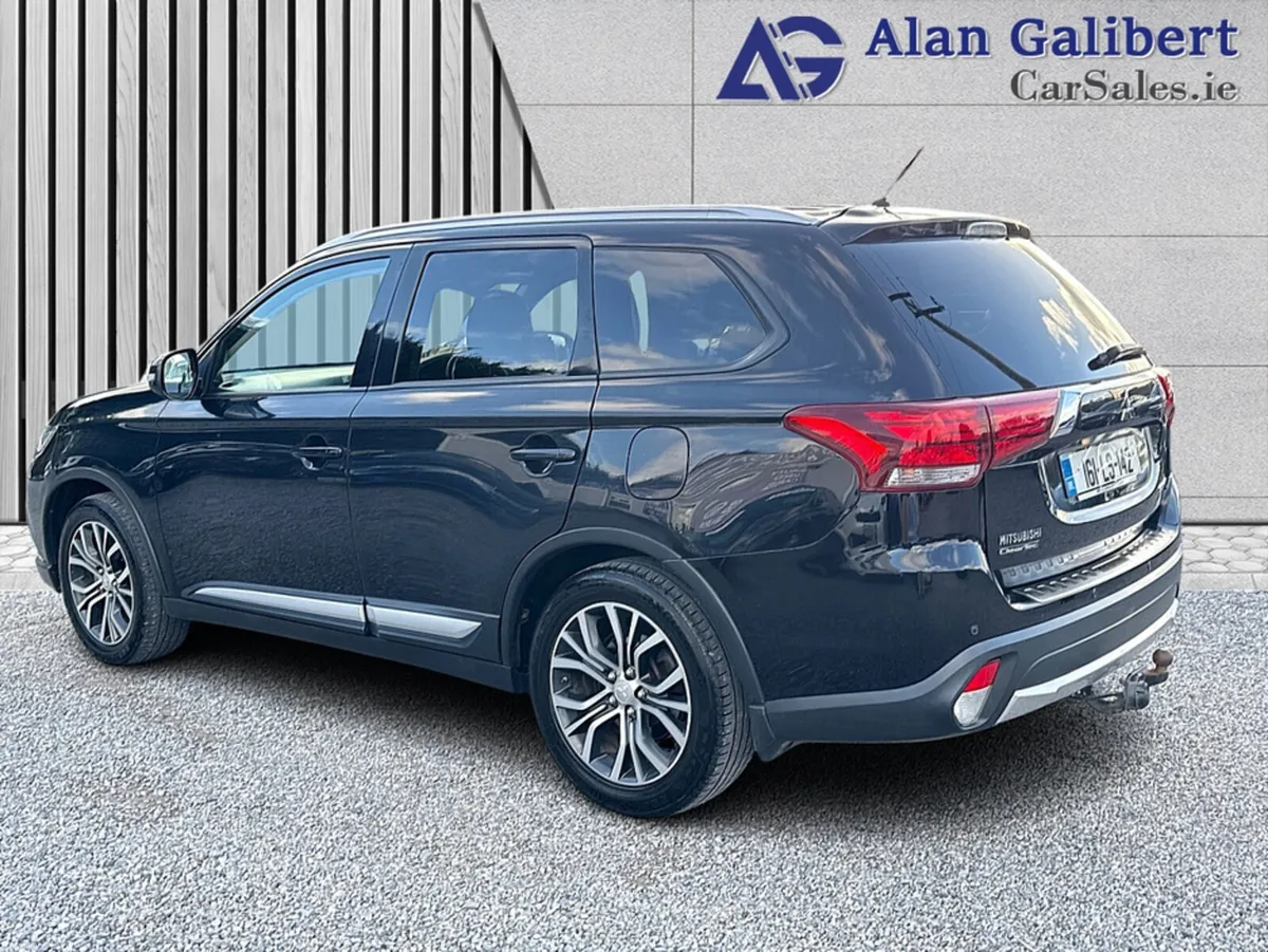 Mitsubishi Outlander 2.3 Diesel 4WD 7 Seater - Image 2