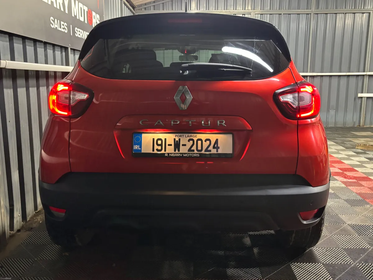 2019 Renault Captur 1.5 dCi 90 ICONIC Manual - Image 2