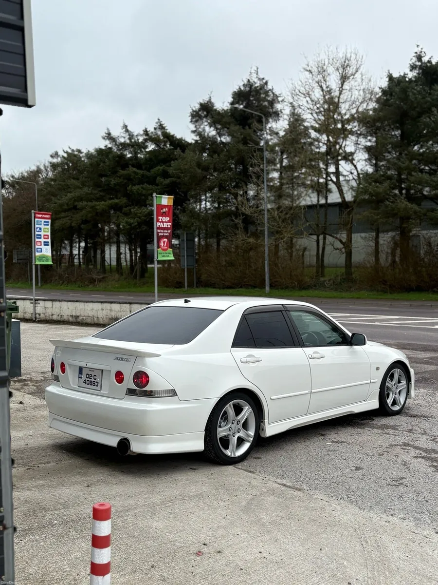 Toyota altezza as200z edition - Image 4