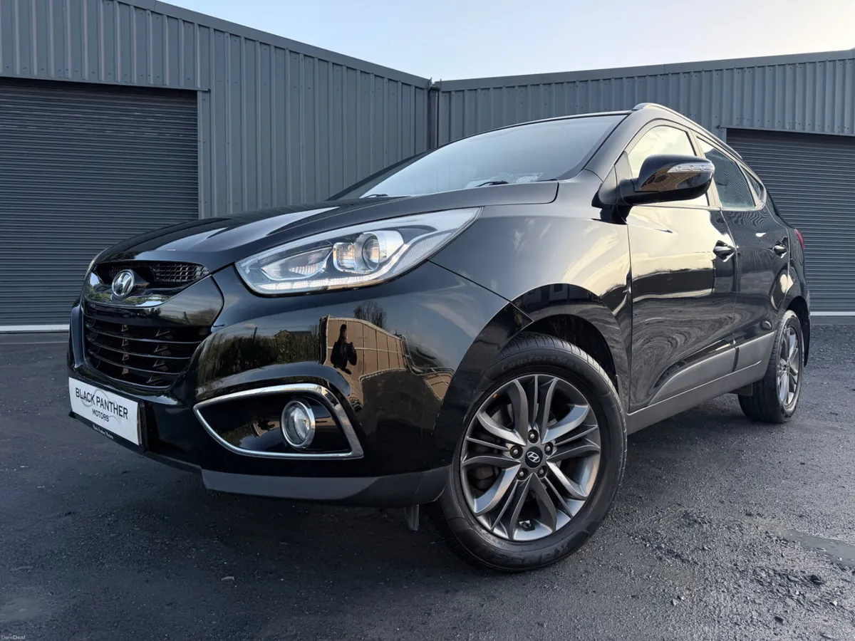 Hyundai ix35 142’ Executive LOW MILEAGE/HIGH SPEC - Image 2
