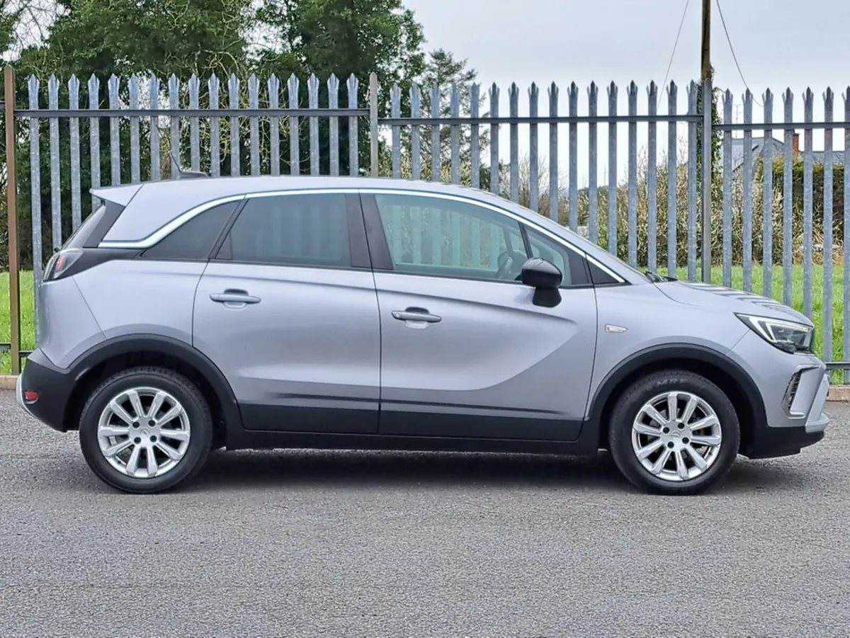 Opel Crossland ELITE 1.5TD 110BHP **BLACK LEATHER* - Image 3