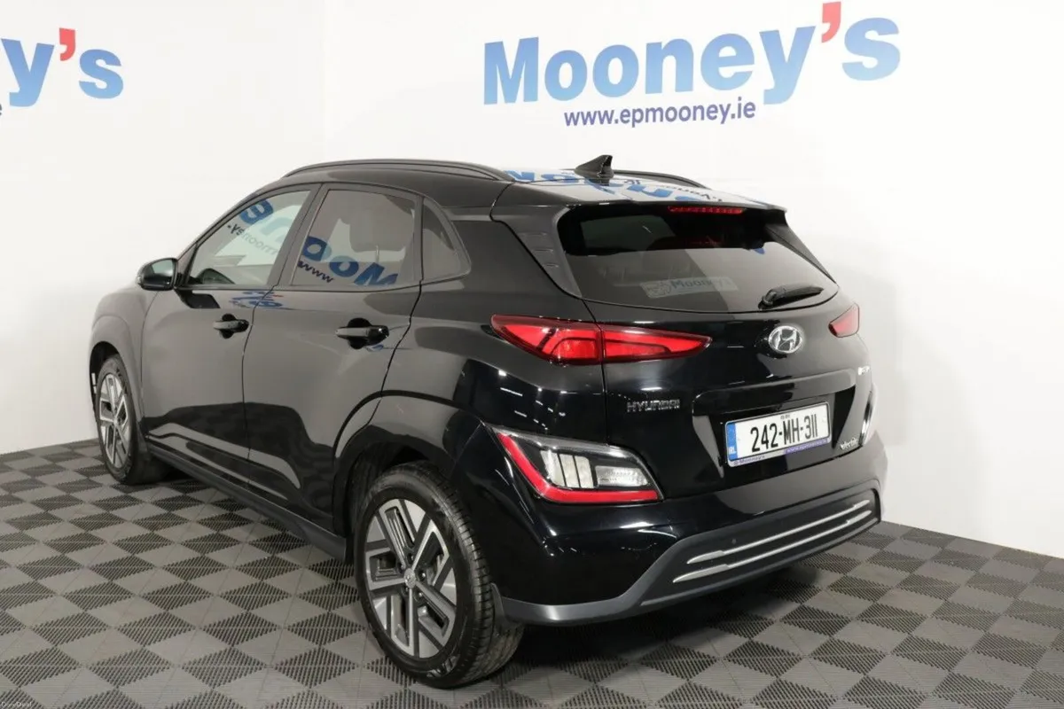 Hyundai KONA Kona EV Premium 64 kWh - Image 4