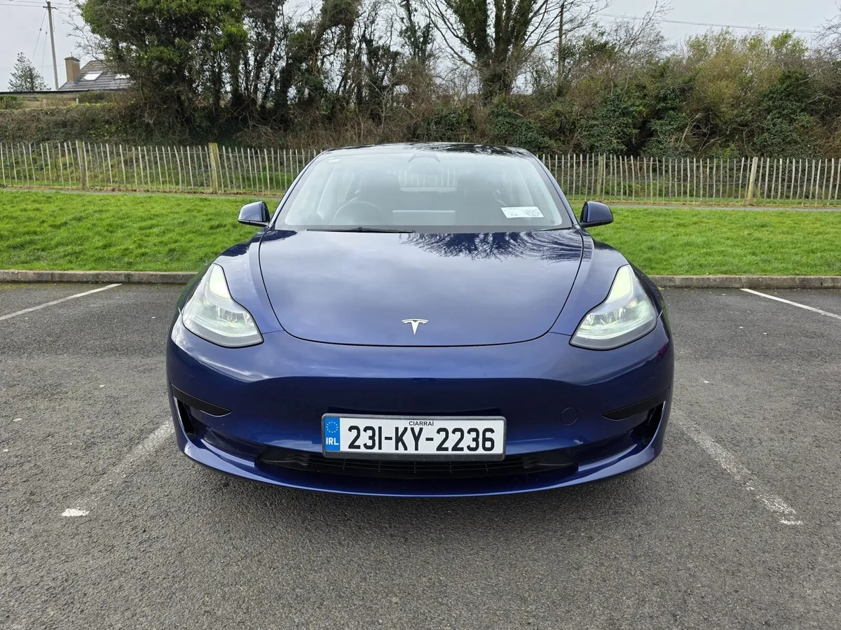 Tesla model 3 2023 - Image 2