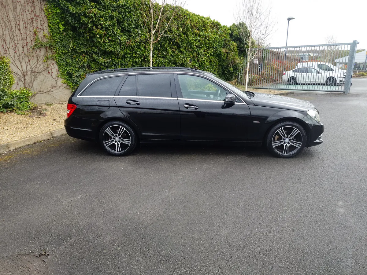 Mercedes-Benz C180 Estate - Image 4