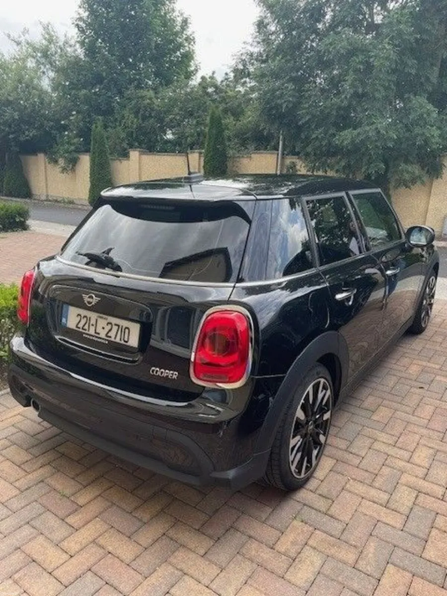 Mini Cooper 2022 Exclusive model millage 8,276km - Image 2