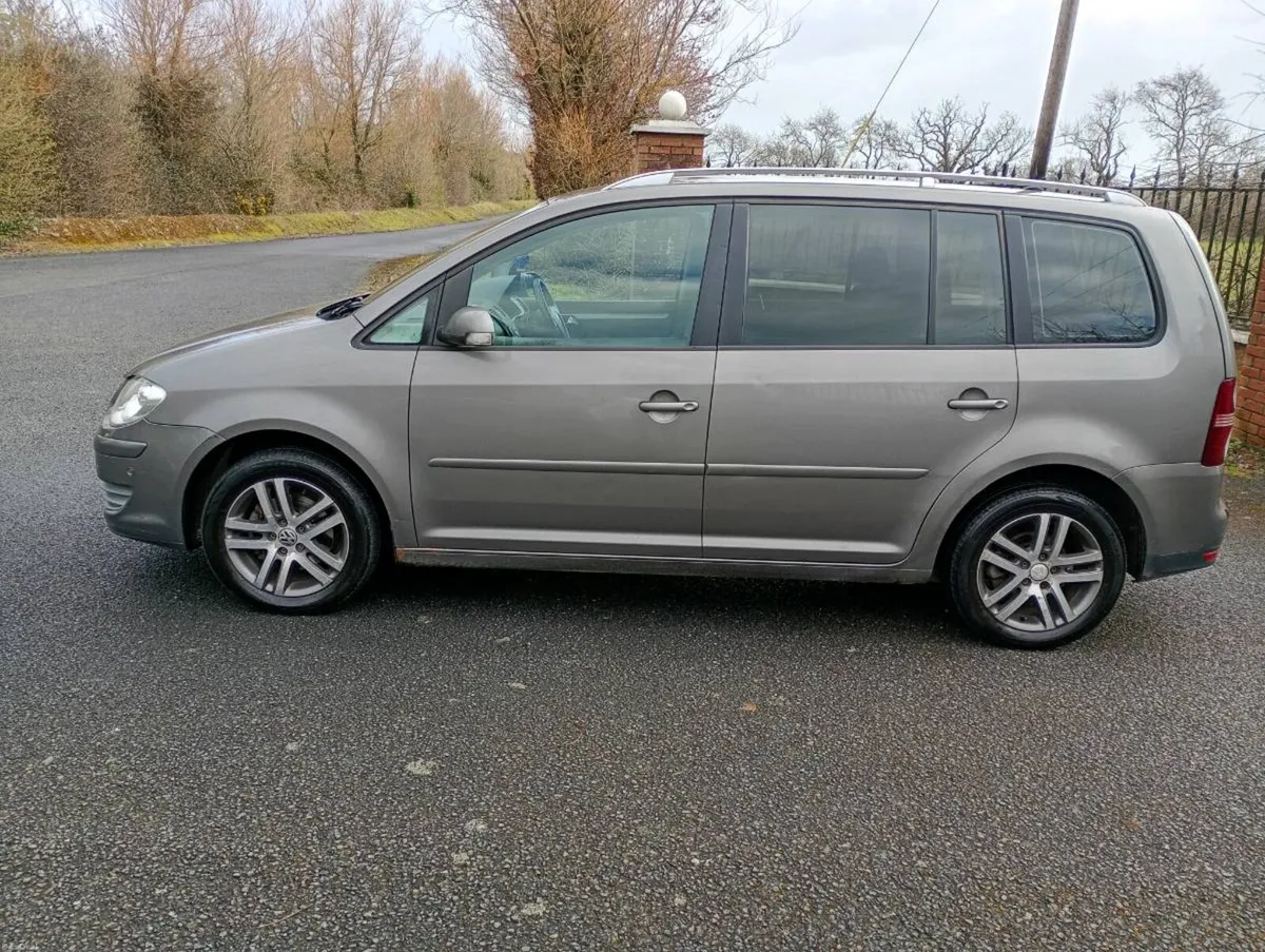 Volkswagen Touran 7 Seater - Image 3