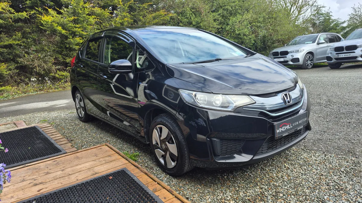 Honda Fit 1.5 Hybrid Auto - Image 2