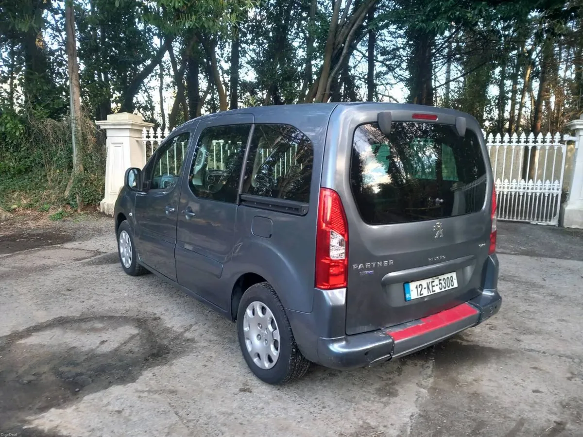 Peugeot Partner. Wheelchair accessible,  Auto - Image 4