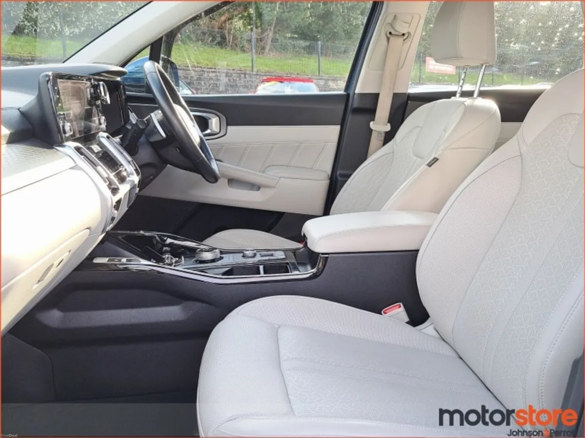 Kia Sorento 1.6 PHEV K3 4X4 7 seats - Image 3