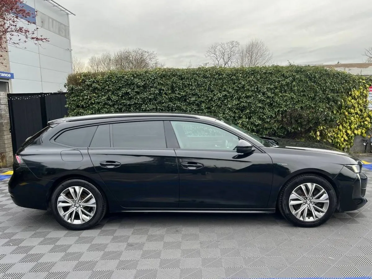 Peugeot 508 ALLURE PREMIUM ESTATE 1.6 HYBRID AUTO - Image 2