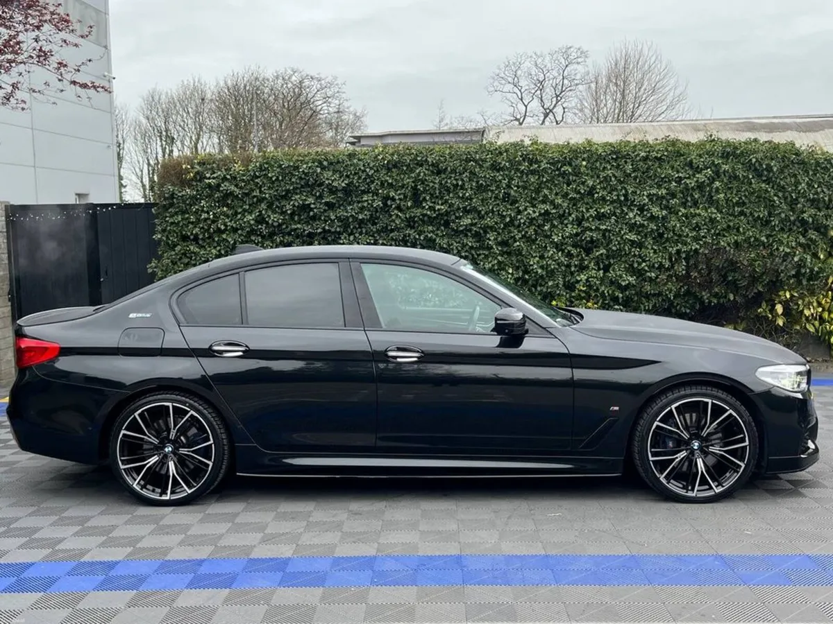 BMW 5-Series 530e M-SPORT COMPETITION PACK 2.0 HYB - Image 2
