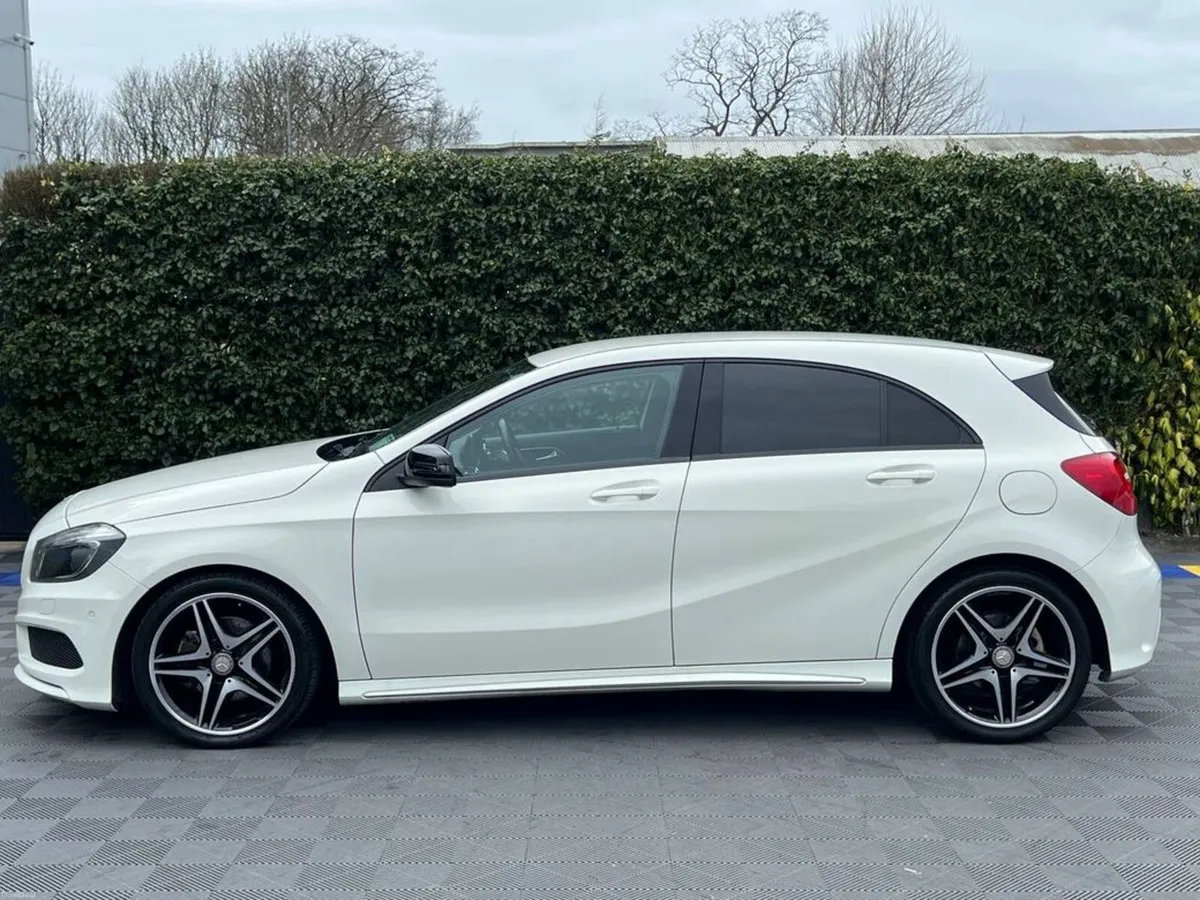 Mercedes-Benz A-Class A180 AMG-LINE 1.6 AUTO // RE - Image 3