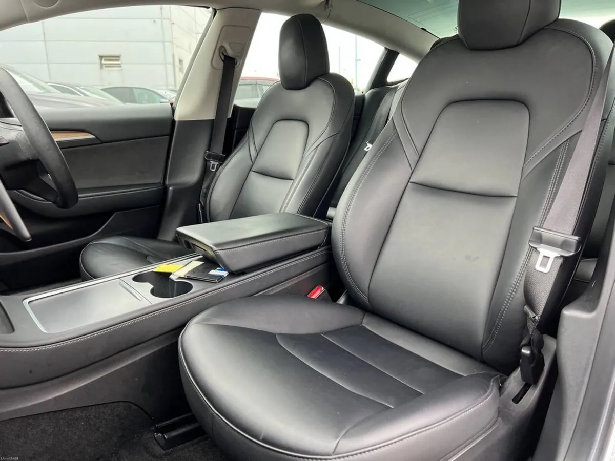 Tesla Model 3 DUAL MOTOR LONG RANGE // PAN ROOF // - Image 2