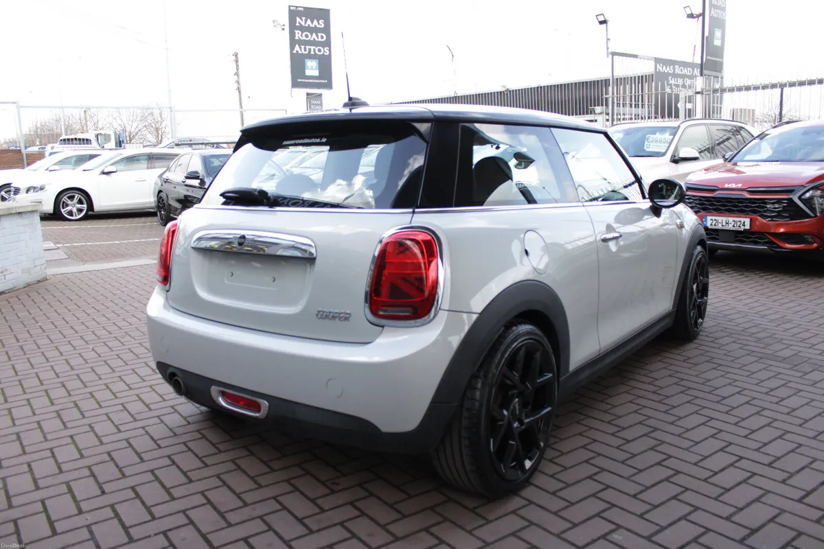 2019 MINI COOPER 1.5D HATCHBACK 3DR AUTO - Image 4