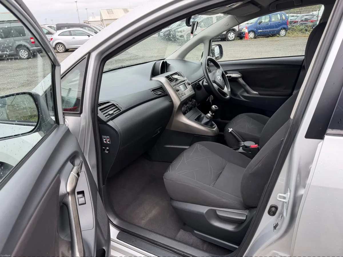 Toyota Verso 7 seats /petrol - Image 2