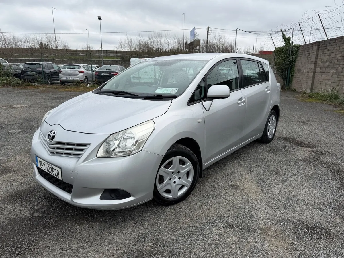 Toyota Verso 7 seats /petrol - Image 1