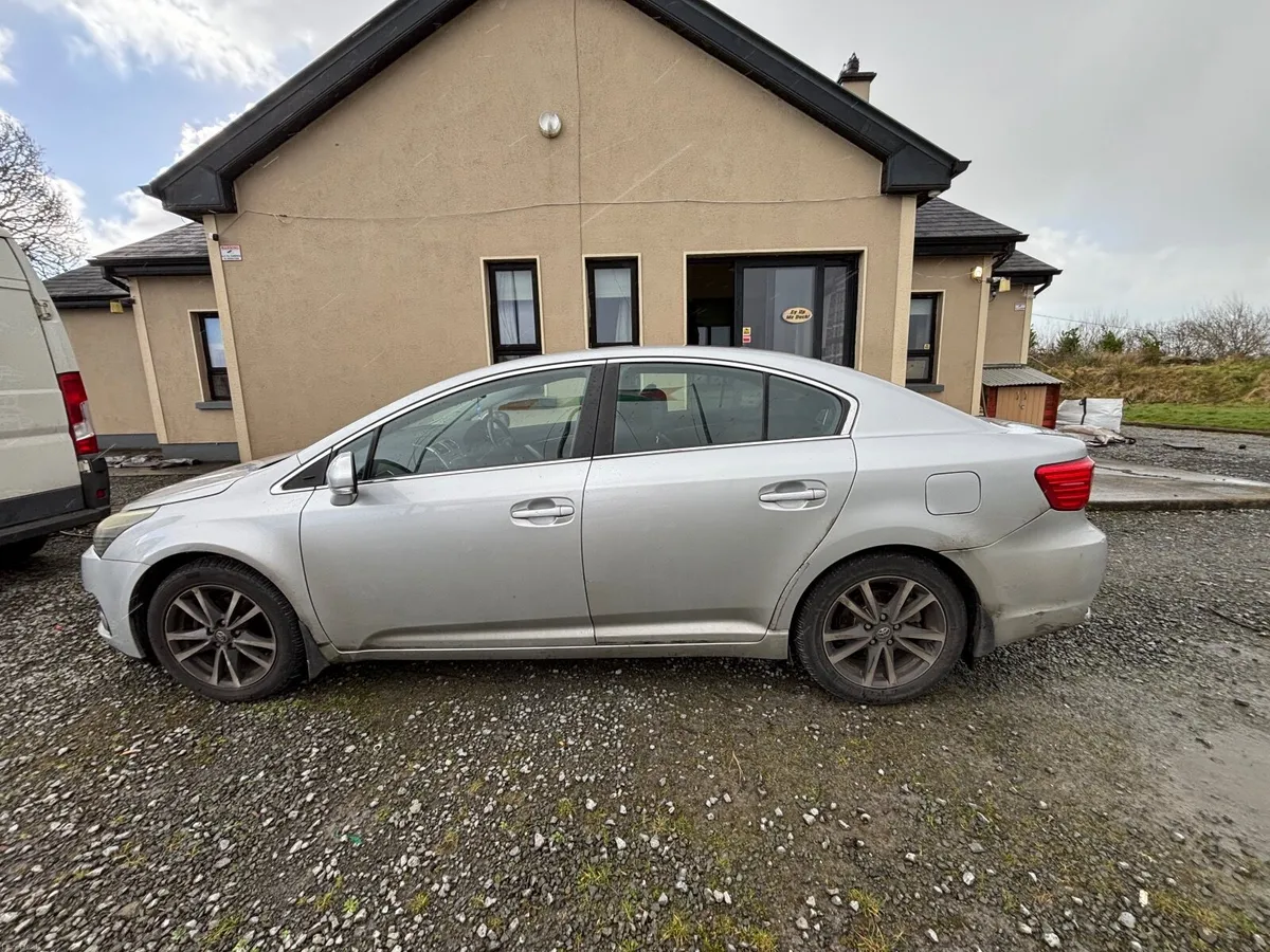 Toyota Avensis 2013 - Image 1