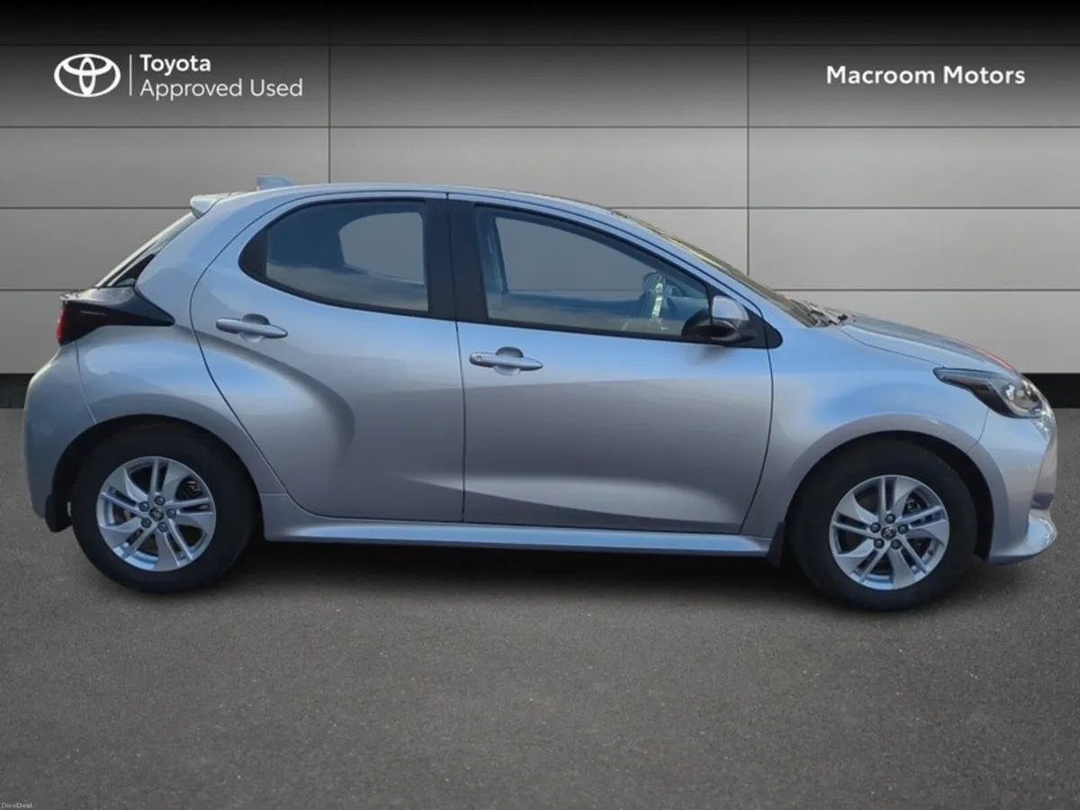 Toyota Yaris EASTER SALE!! 1.5 LUNA - Image 3