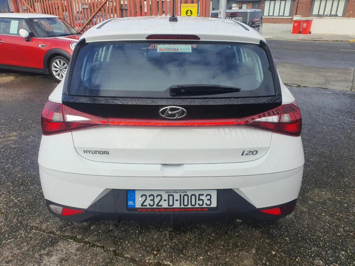 Hyundai i20 CLASSIC 5DR - Image 4