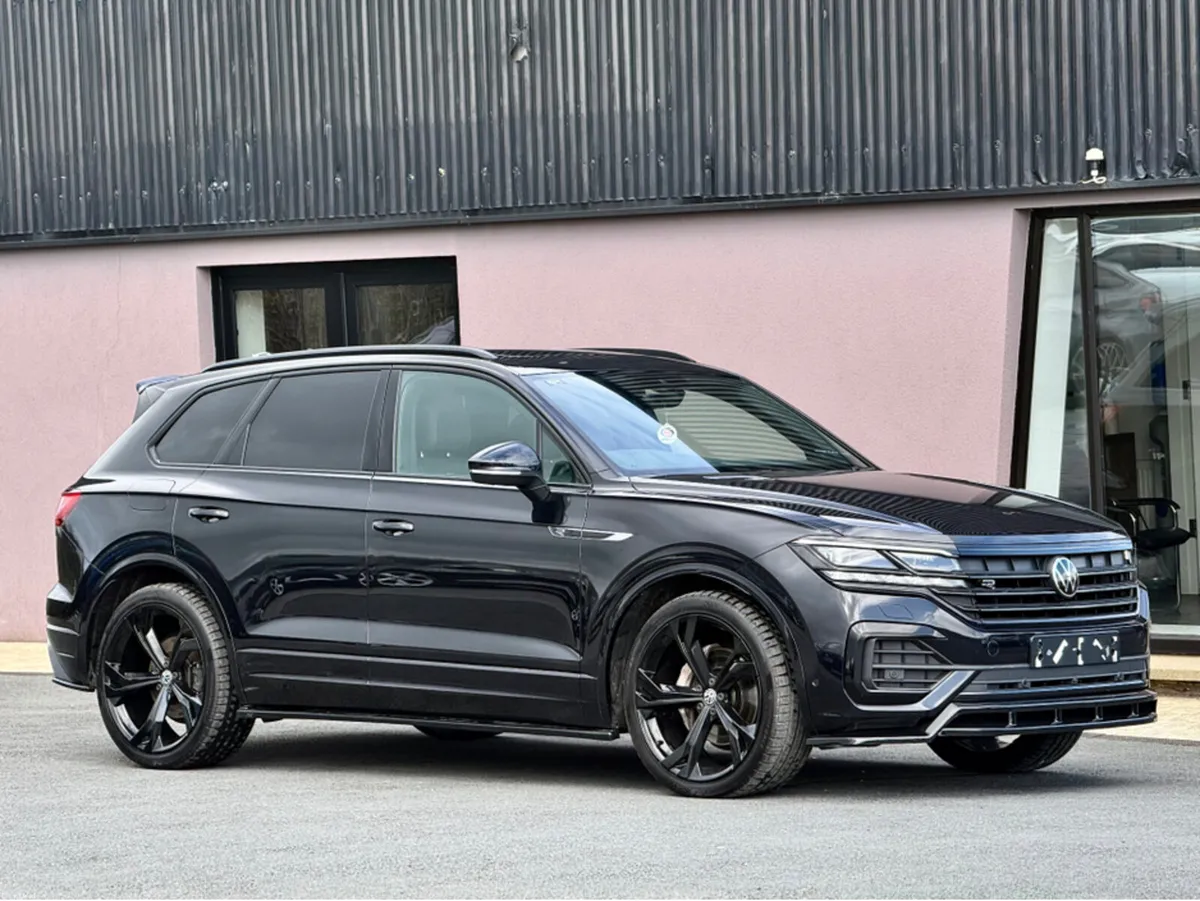 Volkswagen Touareg V6 BLACK EDITION R-LINE SUNROOF - Image 6