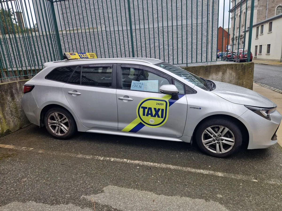 Toyota Corolla 2022 - Image 2