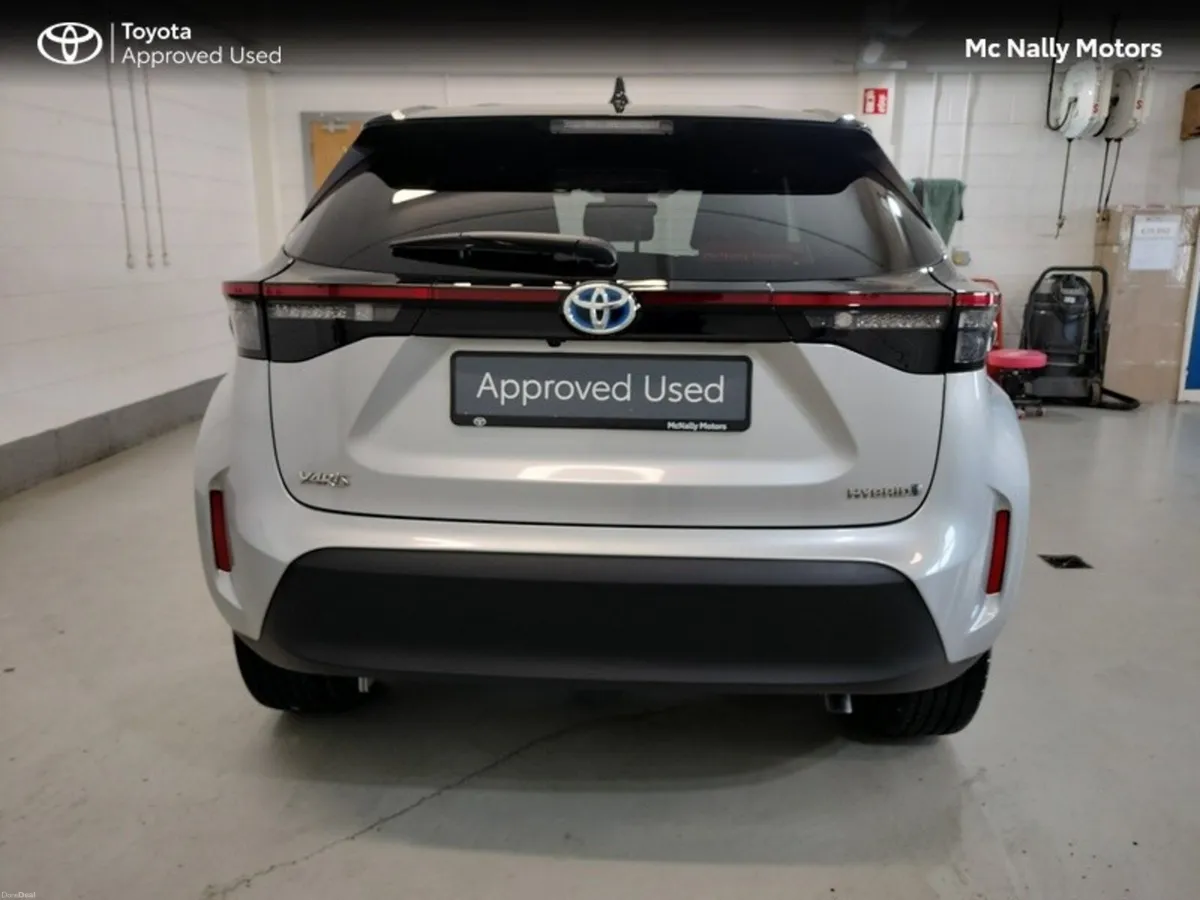 Toyota Yaris Cross LUNA SPORT LOW KMS 1 FREE SERVI - Image 4