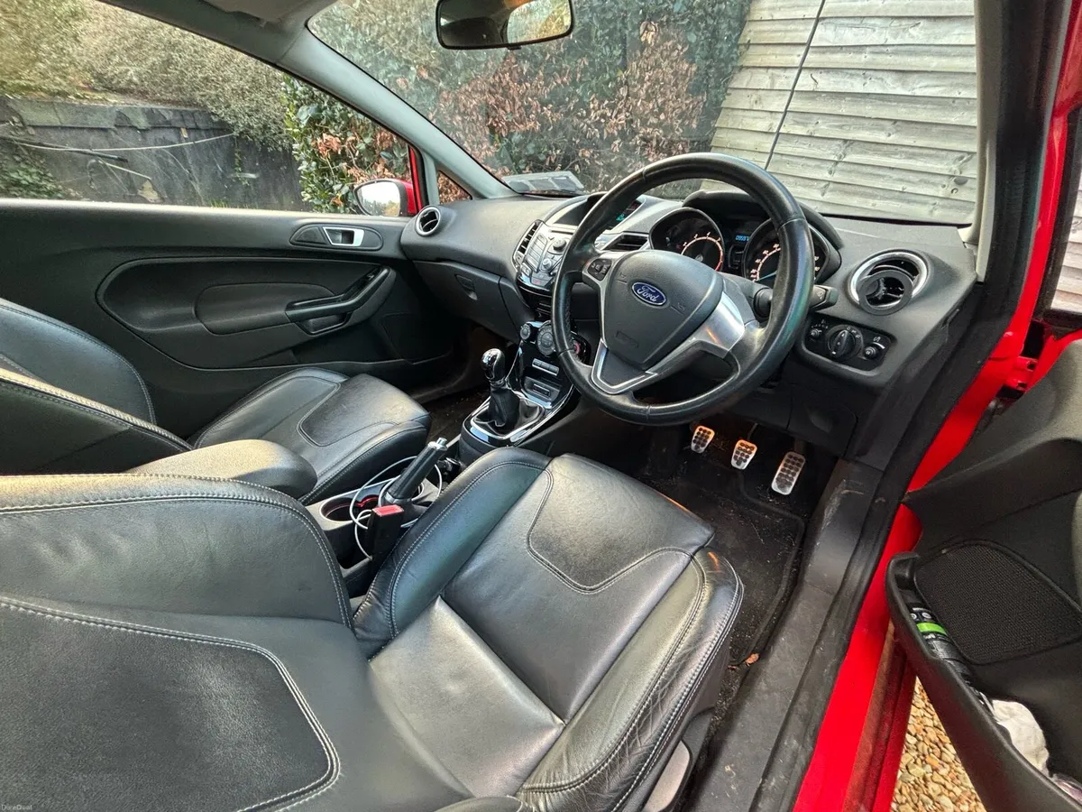 Low mileage 1.0 litre fiesta ecoboost - Image 3