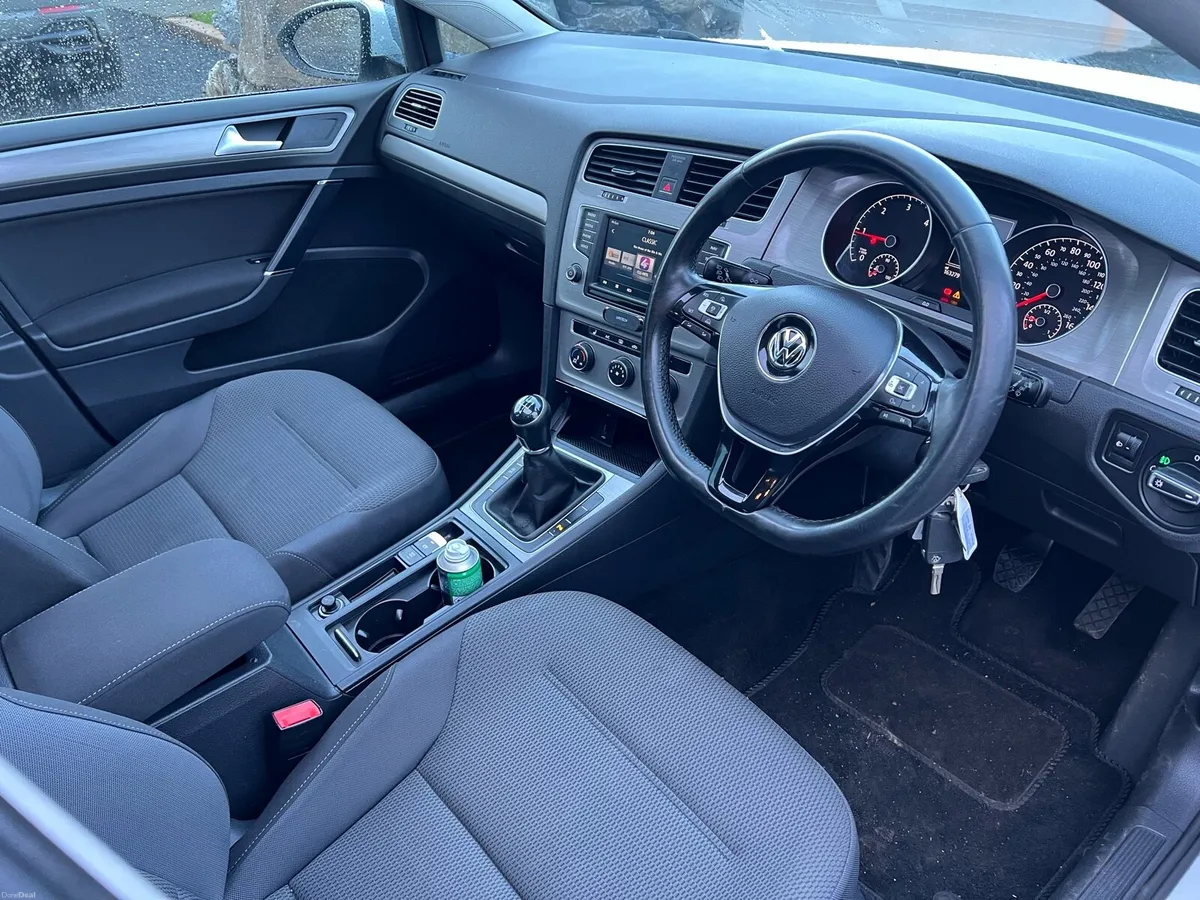 Volkswagen Golf Match edition (sunroof) - Image 4