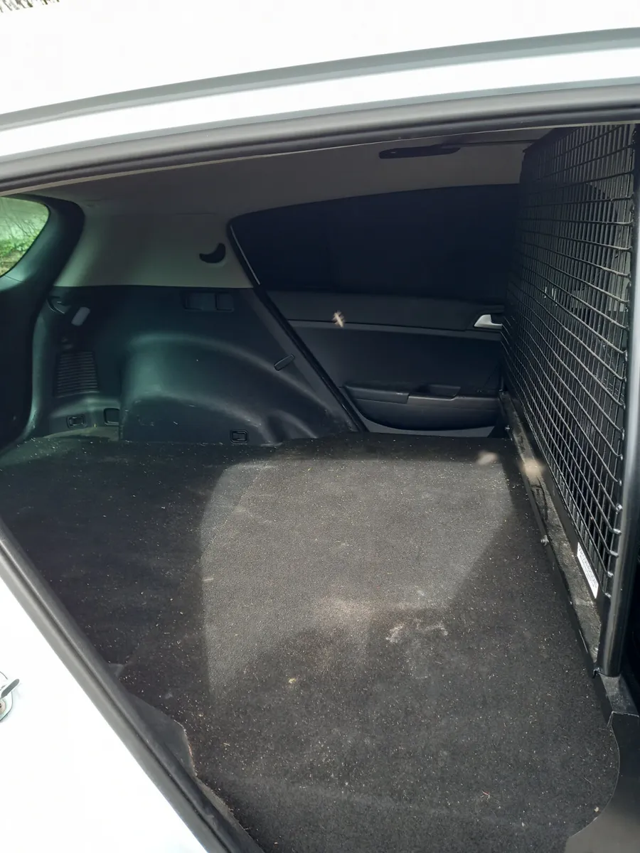 2021 Kia Sportage COMMERCIAL 1.6 Diesel Hybrid - Image 3