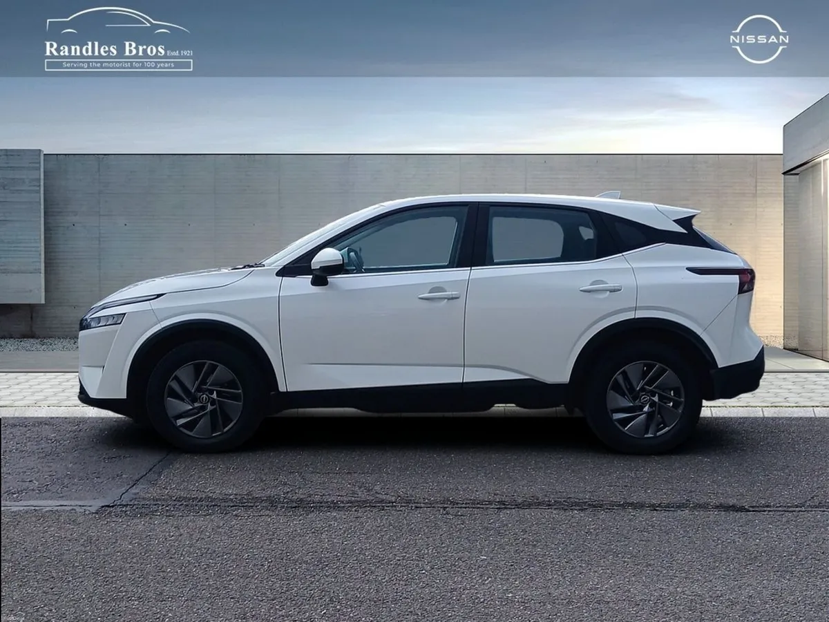 Nissan Qashqai 1.3 PET MILD HYBRID SV - Image 4