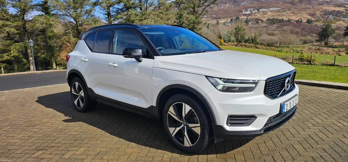 Volvo XC40  Recharge Hybrid R-Line 2022 - Image 1