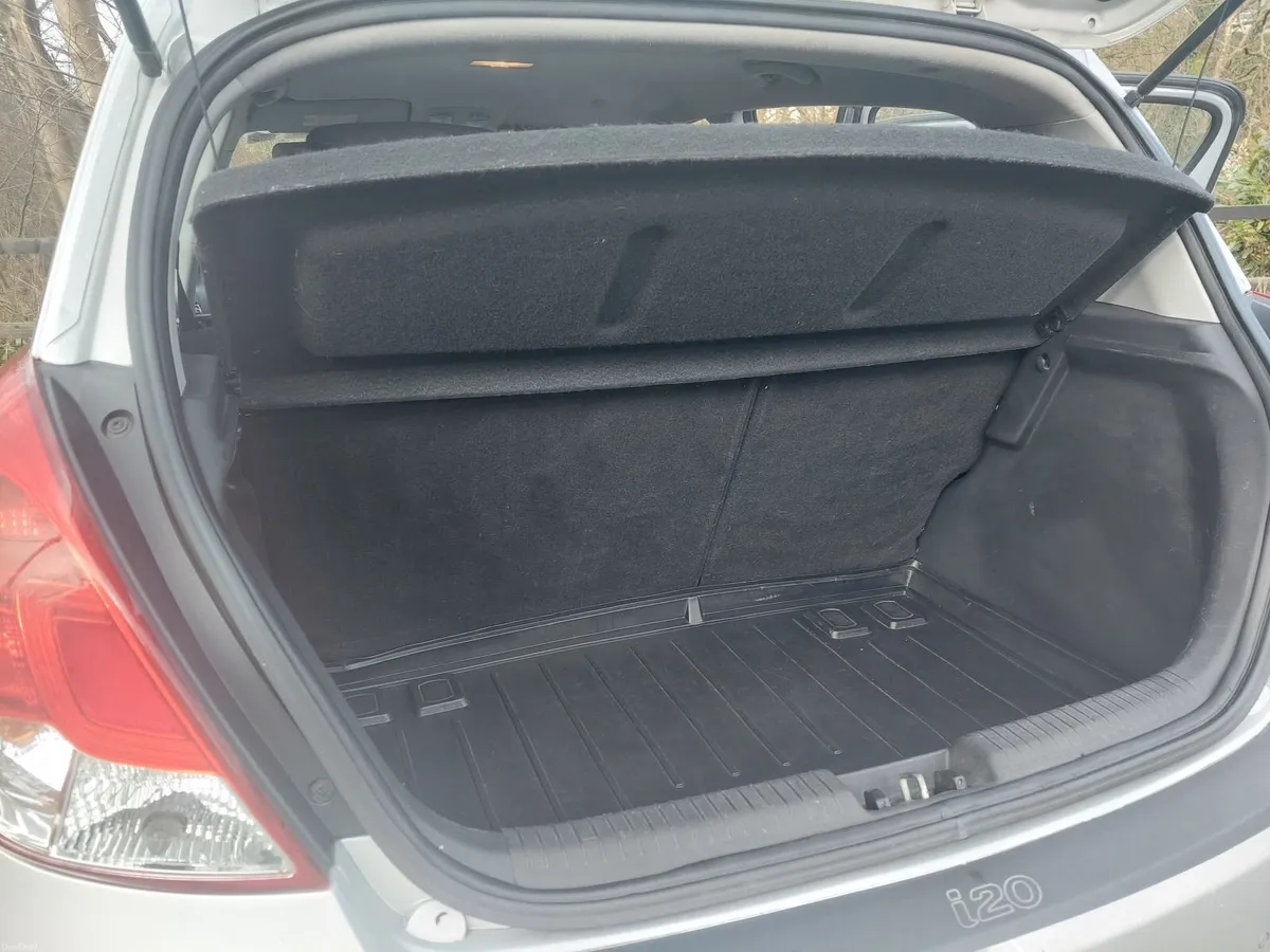 Hyundai i20 2013 - Image 2