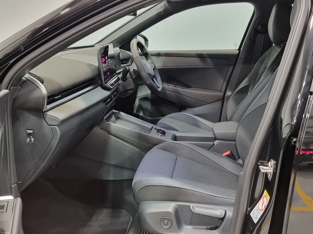 Volkswagen T-Roc ** R-LINE ** 1.5TSI MHEV ** DSG-A - Image 4