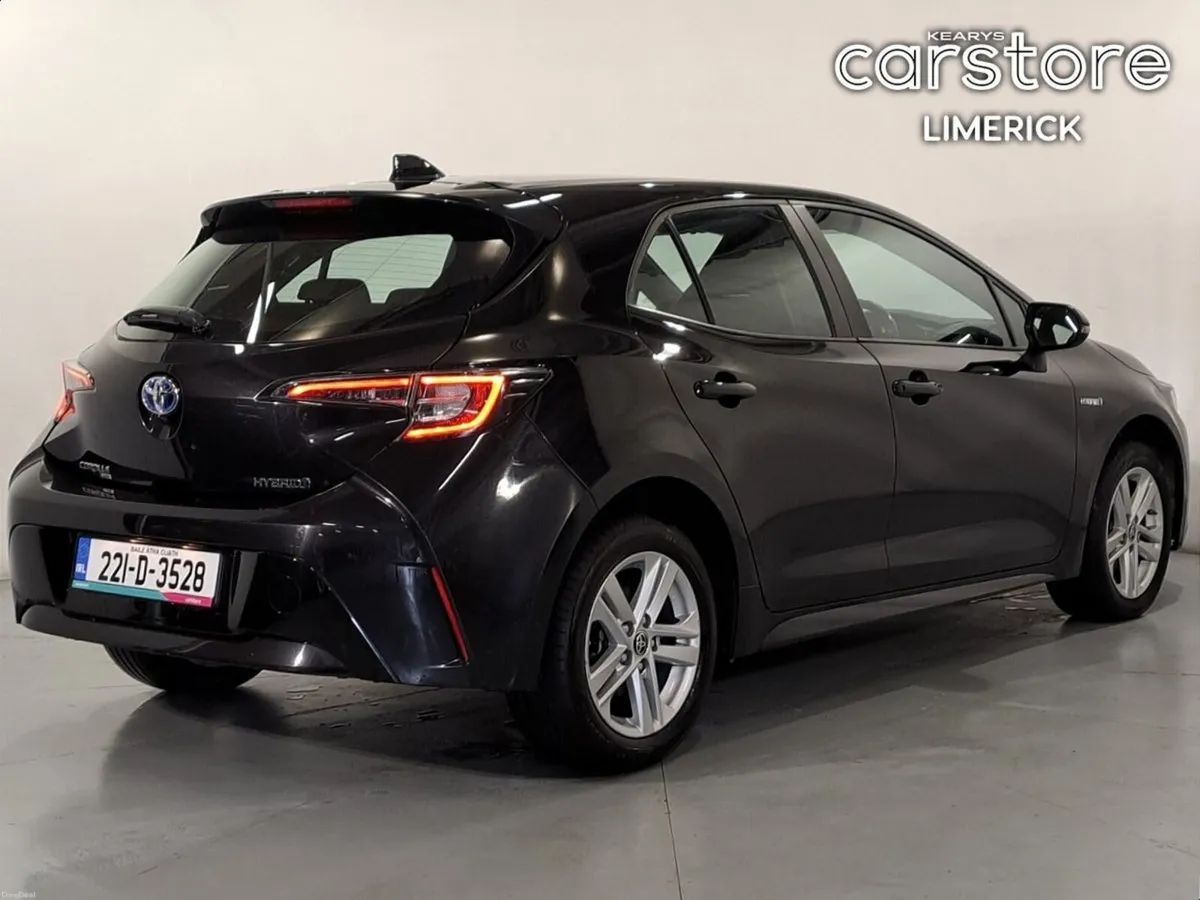Toyota Corolla 1.8 Hybrid Luna Hatchback - Image 3