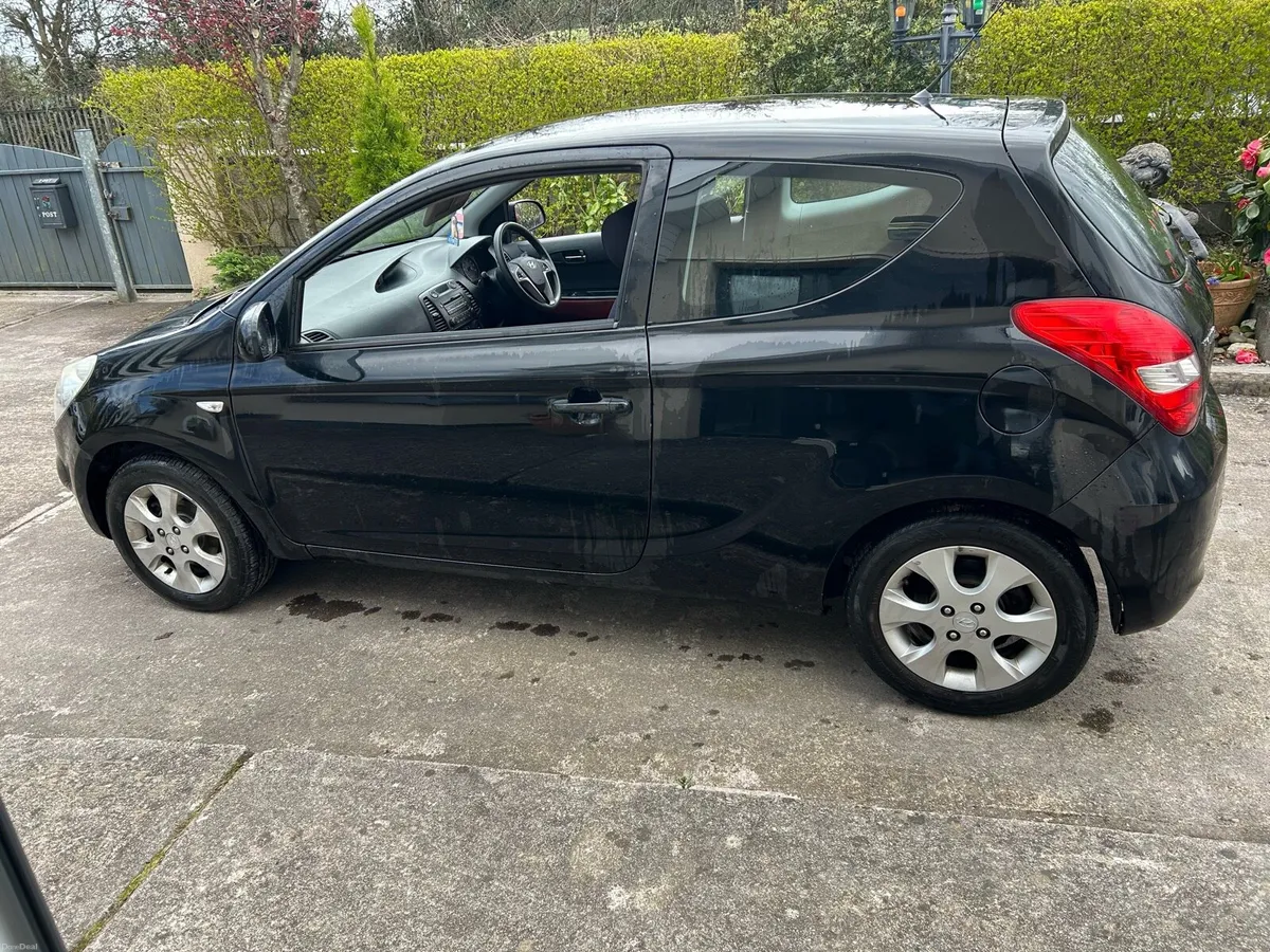 Hyundai i20 - Image 2