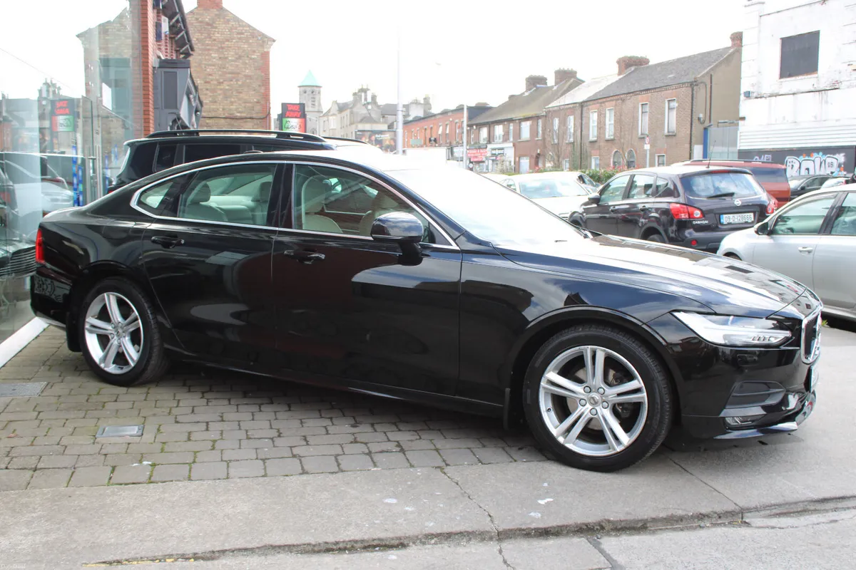 S90 - 2.0L - AUTO - MOMENTUM - NEW 2028 NCT - Image 5