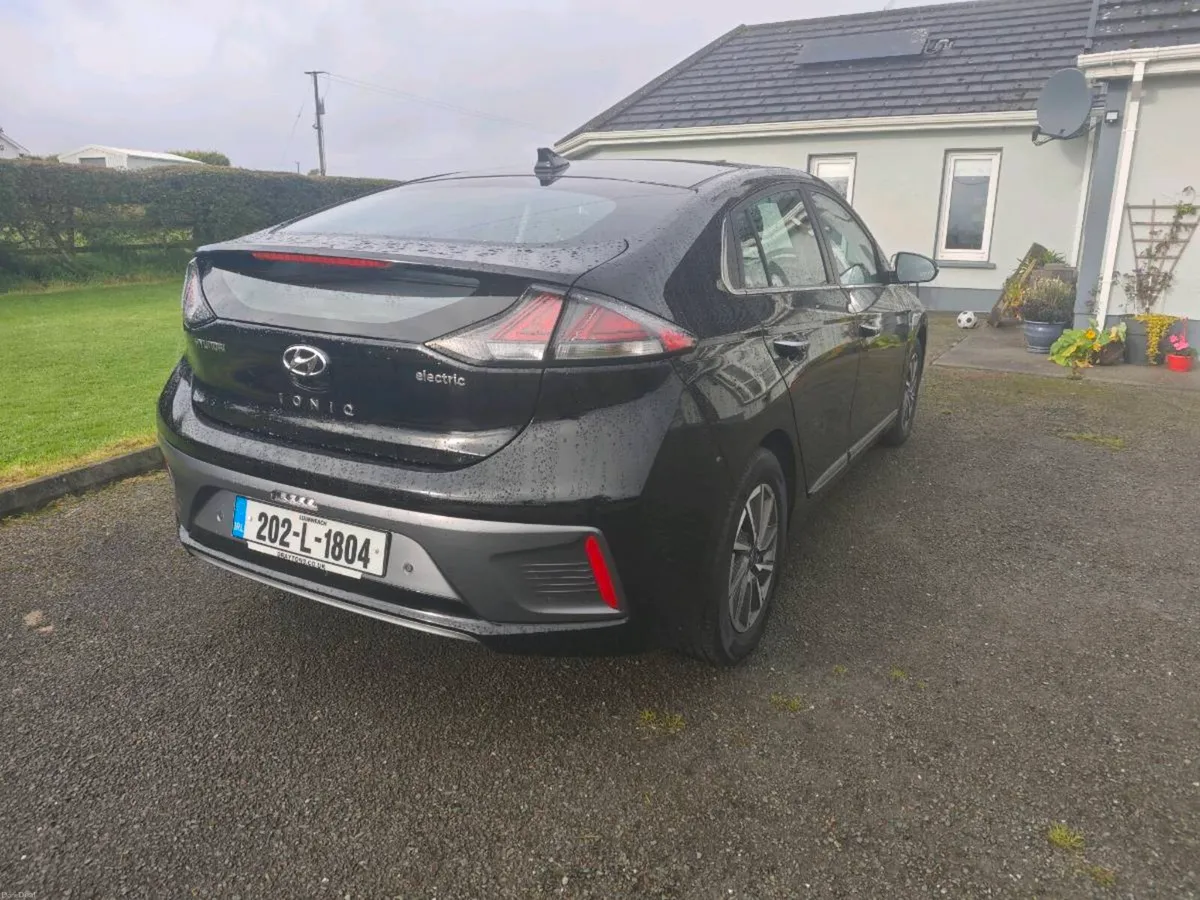 Hyundai ioniq electric - Image 3