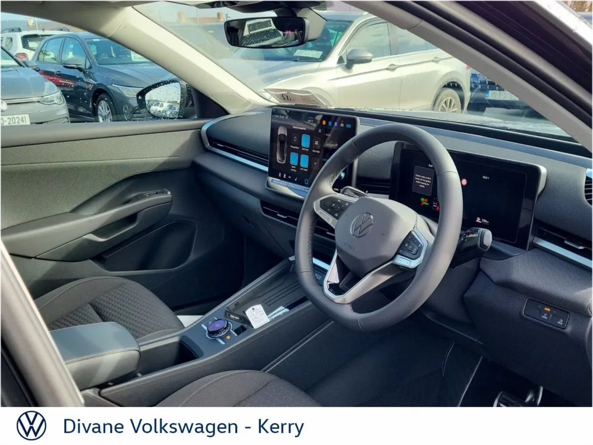 Volkswagen T-Roc LIFE MHEV 1.5 116BHP - Image 4