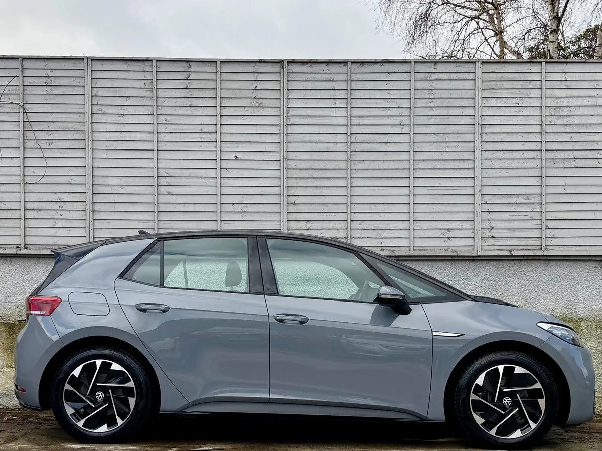Volkswagen ID.3 2022 LIFE PRO PERFORMANCE / ALLOYS - Image 2