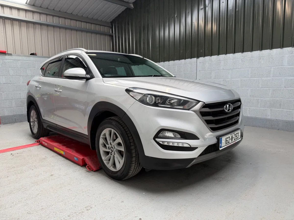 162.  HYUNDAI TUCSON     TOP SPEC ! - Image 1