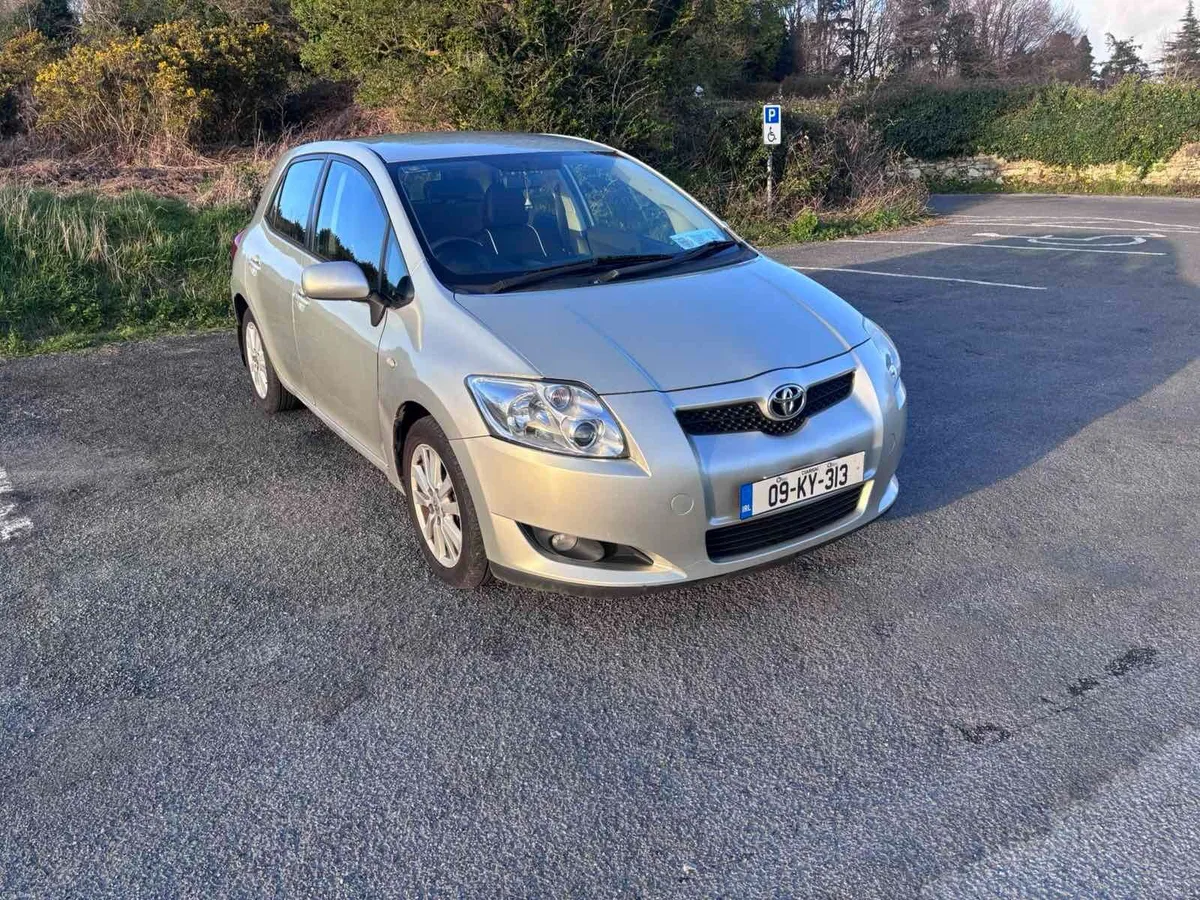 Toyota Auris 2009 - Image 1