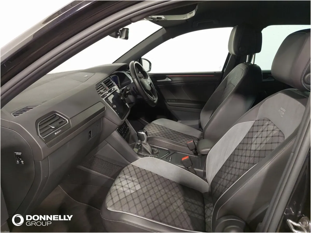 Volkswagen Tiguan Estate Special Edition R-Line Ed - Image 2