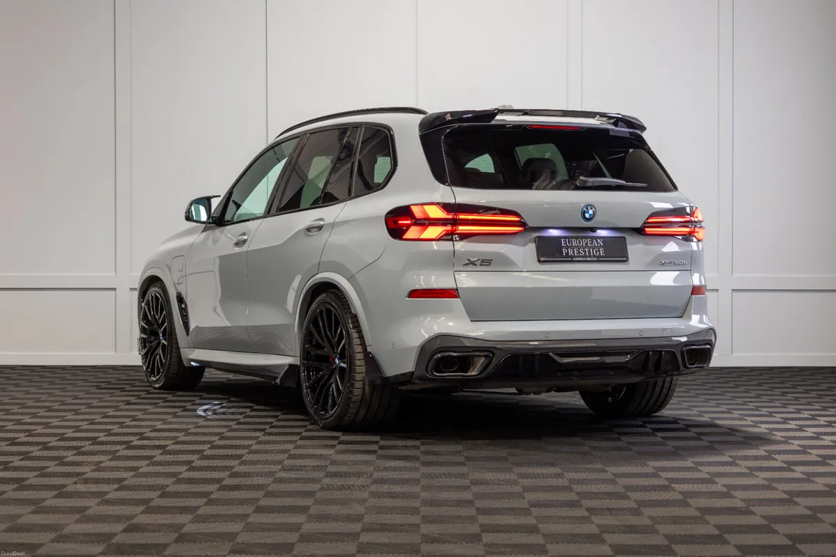 2024 BMW X5 X-Drive 50e M-Sport - Image 4